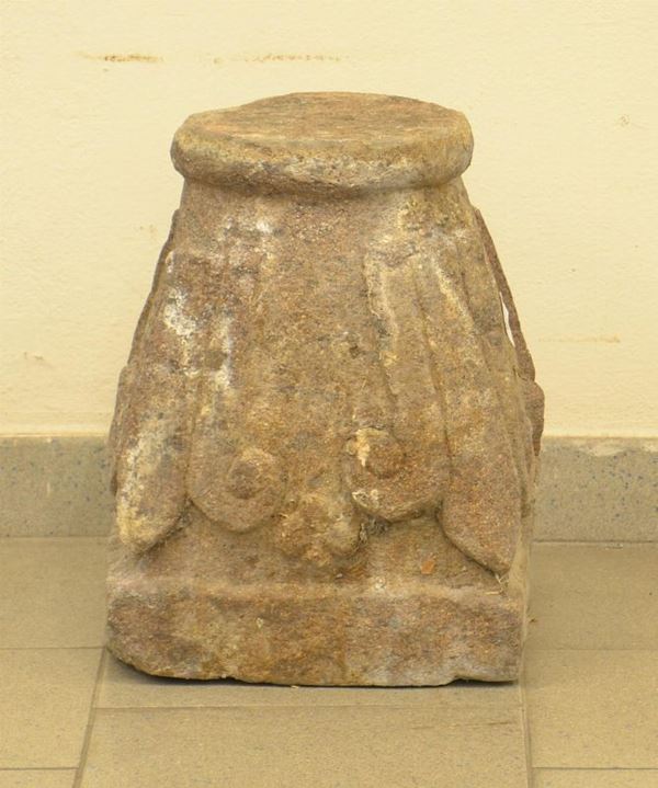 Capitello, sec. XVI, in pietra