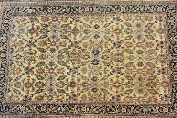 Tappeto persiano, inizi sec. XX, fondo avana  - Asta ARREDI, OGGETTI D'ARTE, DIPINTI E GIOIELLI - Poggio Bracciolini Casa d'Aste
