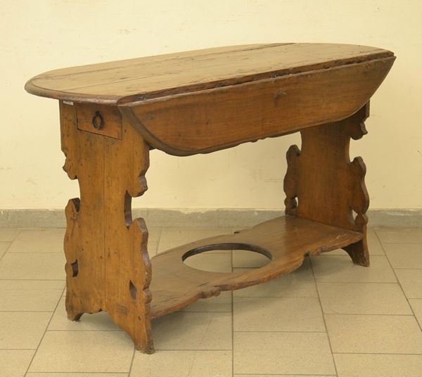 Tavolo a bandelle, Spagna, sec. XVIII, in pioppo,&nbsp;&nbsp;&nbsp;&nbsp;&nbsp;&nbsp;&nbsp;&nbsp;&nbsp;&nbsp;&nbsp;&nbsp;&nbsp;&nbsp;&nbsp;&nbsp;&nbsp;&nbsp;&nbsp;&nbsp;&nbsp;&nbsp;&nbsp;&nbsp;&nbsp;