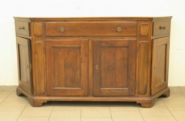 Credenza, Toscana, sec. XIX, in noce scantonato,
