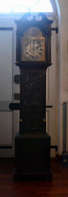Orologio a colonna, Inghilterra, sec. XIX, cassa in legno intagliato,