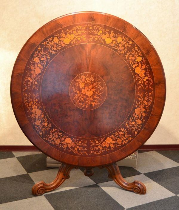 Tavolo, Francia, sec. XIX, in mogano intarsiato,&nbsp;&nbsp;&nbsp;&nbsp;&nbsp;&nbsp;&nbsp;&nbsp;&nbsp;&nbsp;&nbsp;&nbsp;&nbsp;&nbsp;&nbsp;&nbsp;&nbsp;&nbsp;&nbsp;&nbsp;&nbsp;&nbsp;&nbsp;&nbsp;&nbsp;&nbsp;  - Asta ARREDI, OGGETTI D'ARTE, DIPINTI E GIOIELLI - Poggio Bracciolini Casa d'Aste