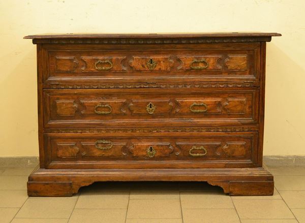 Cassettone, Emilia, sec. XVIII, in noce, due cassetti e