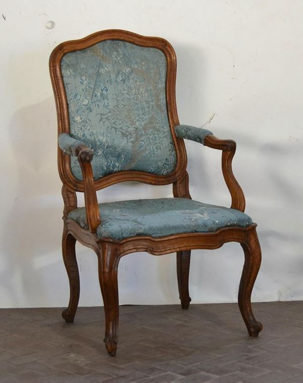 Poltroncina, Veneto, sec. XVIII, in noce  - Asta ARREDI, OGGETTI D'ARTE, DIPINTI E GIOIELLI - Poggio Bracciolini Casa d'Aste