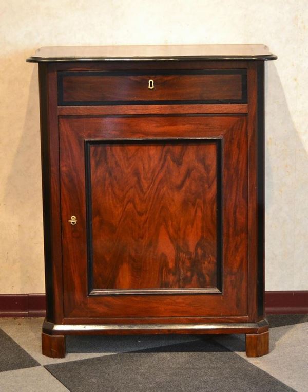 Credenzino, Biedermeier, in radica di noce,