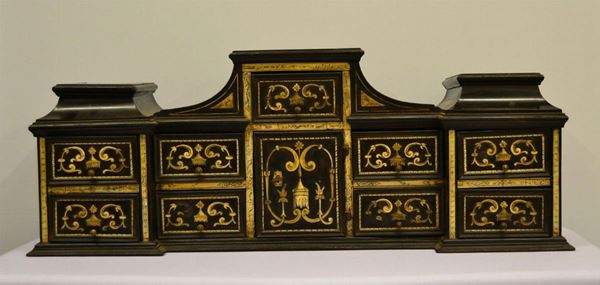 Monetiere, Italia centrale, sec. XVIII, in ebano con intarsi