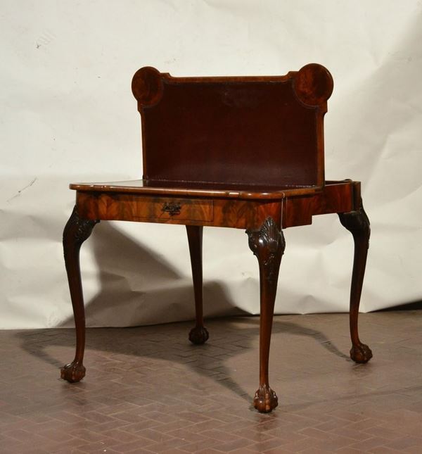 Tavolo da gioco, Inghilterra, inizi sec. XX, in mogano, piano a libro