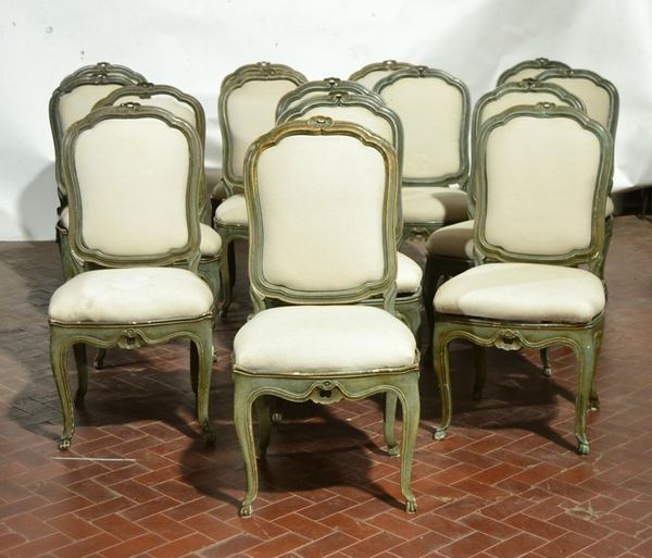 Quindici sedie, in stile 700, in legno laccato e sagomato,