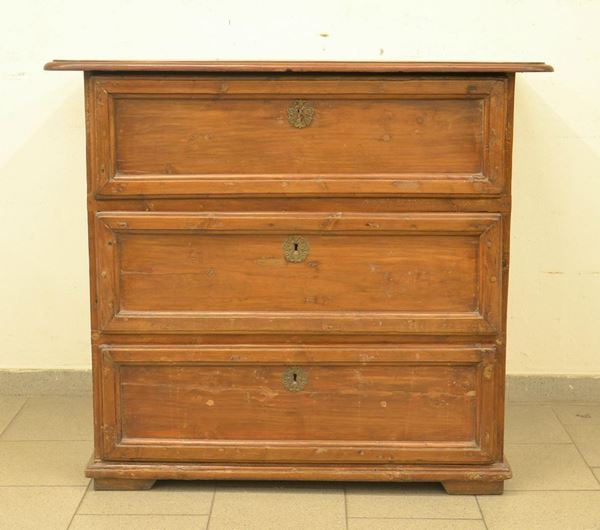 Cassettone, Toscana, sec. XIX, in abete,  - Asta ARREDI, OGGETTI D'ARTE, DIPINTI E GIOIELLI - Poggio Bracciolini Casa d'Aste