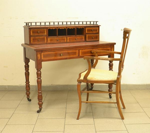 Scrivania, Inghilterra, sec. XIX, in mogano, otto cassetti,
