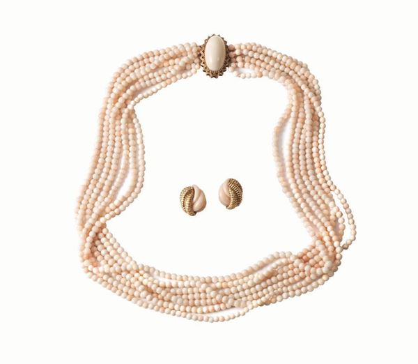 COLLANA E PAIO DI ORECCHINI IN ORO GIALLO E CORALLO PEAU D'ANGE