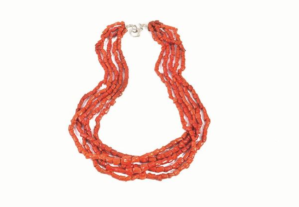 COLLANA IN ARGENTO E CORALLO ROSSO  - Asta INTERNI | GIOIELLI, orologi , Mobili, OGGETTI D'ARTE e Dipinti - Poggio Bracciolini Casa d'Aste