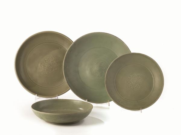 QUATTRO PIATTI, CINA, DINASTIA MING  - Asta INTERNI | GIOIELLI, orologi , Mobili, OGGETTI D'ARTE e Dipinti - Poggio Bracciolini Casa d'Aste