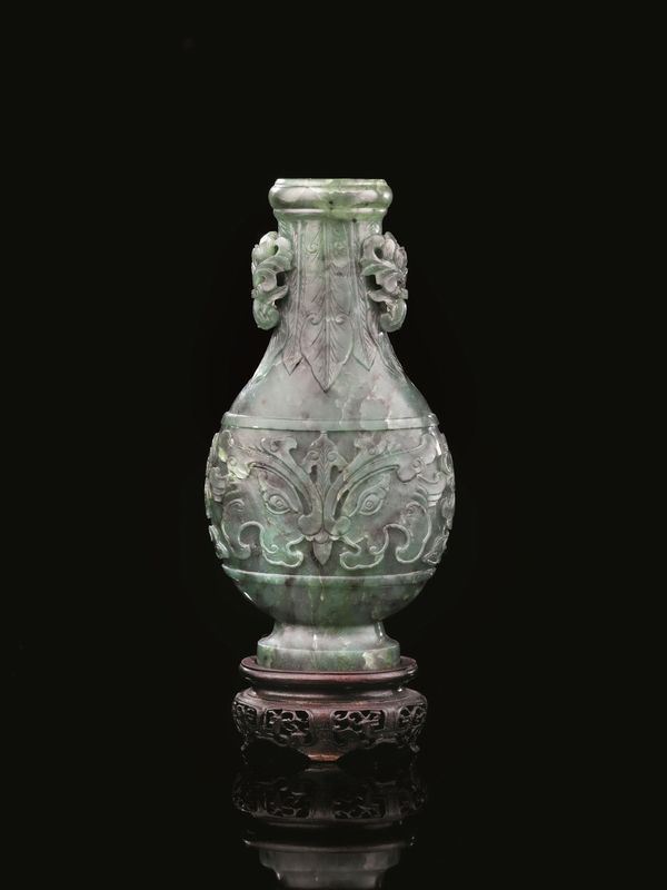 VASETTO HU, CINA, DINASTIA QING, SEC. XIX  - Asta INTERNI | GIOIELLI, orologi , Mobili, OGGETTI D'ARTE e Dipinti - Poggio Bracciolini Casa d'Aste
