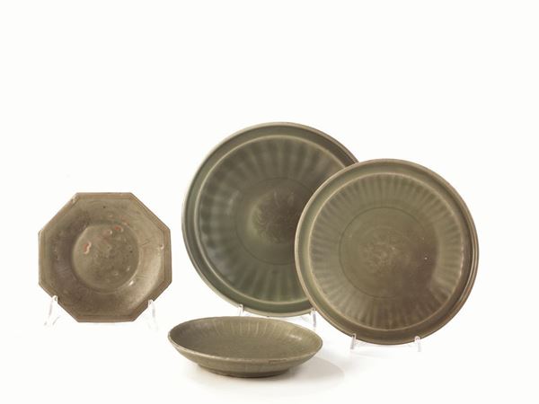 QUATTRO&nbsp; PIATTI, CINA, DINASTIA MING  - Asta INTERNI | GIOIELLI, orologi , Mobili, OGGETTI D'ARTE e Dipinti - Poggio Bracciolini Casa d'Aste