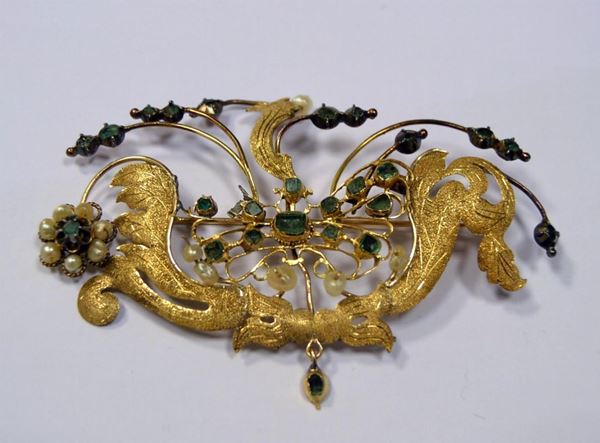 SPILLA IN ORO GIALLO. SMERALDI E PERLE