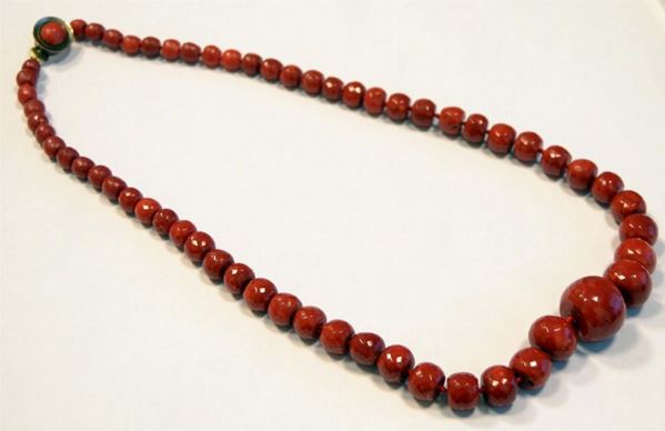 COLLANA IN ORO A BASSO TITOLO E CORALLO