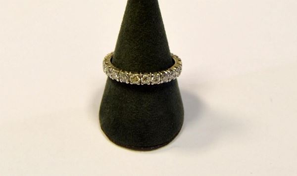 ANELLO ETERNITY IN PLATINO E DIAMANTI