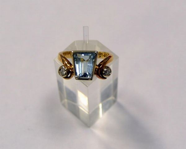 ANELLO IN ORO GIALLO, ACQUAMARINA