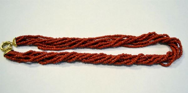 COLLANA IN ORO GIALLO E CORALLO