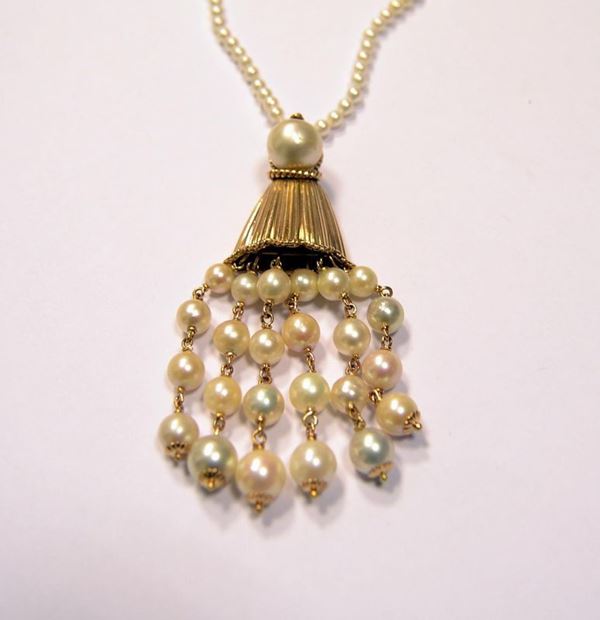 COLLANA IN ORO GIALLO E  PERLE