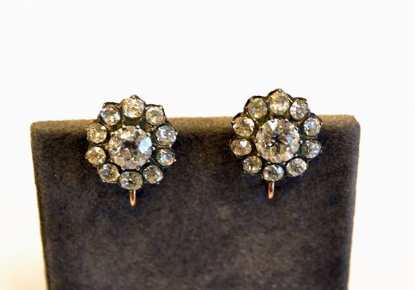 PAIO DI ORECCHINI INIZI SEC. XX&nbsp; IN ORO, ARGENTO  - Asta ANTIQUARIATO, COLLEZIONISMO E GIOIELLI - Poggio Bracciolini Casa d'Aste