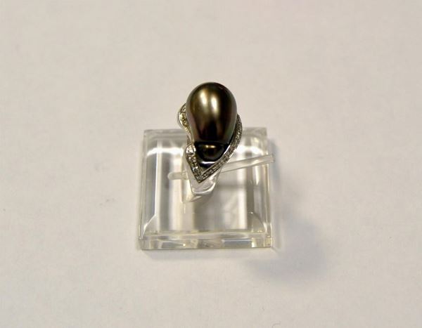ANELLO IN ORO BIANCO, DIAMANTI E PERLE&nbsp;&nbsp;&nbsp;&nbsp;&nbsp;&nbsp;&nbsp;&nbsp;&nbsp;&nbsp;&nbsp;&nbsp;&nbsp;&nbsp;&nbsp;&nbsp;&nbsp;&nbsp;&nbsp;&nbsp;&nbsp;&nbsp;&nbsp;&nbsp;&nbsp;&nbsp;&nbsp;&nbsp;&nbsp;&nbsp;&nbsp;&nbsp;&nbsp;&nbsp;&nbsp;&nbsp;