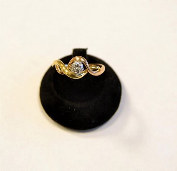 ANELLO IN ORO GIALLO E DIAMANTE  - Asta ANTIQUARIATO, COLLEZIONISMO E GIOIELLI - Poggio Bracciolini Casa d'Aste