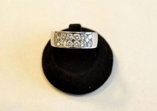 ANELLO IN ORO BIANCO E DIAMANTI