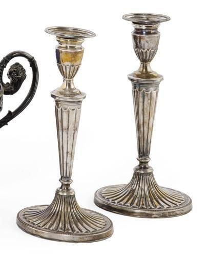 COPPIA DI CANDELIERI  - Asta ANTIQUARIATO, COLLEZIONISMO E GIOIELLI - Poggio Bracciolini Casa d'Aste
