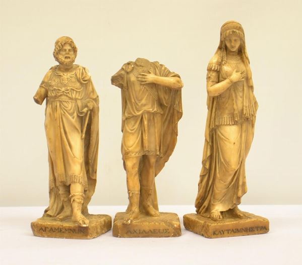 Tre sculture, sec. XVII, in alabastro, raffiguranti personaggi