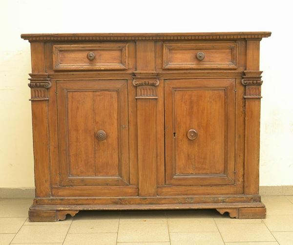 Credenza, Toscana, sec. XVIII, in noce, due cassetti e due