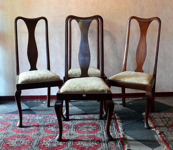Quattro sedie, Inghilterra, inizi sec. XX, in mogano,  - Asta ANTIQUARIATO, COLLEZIONISMO E GIOIELLI - Poggio Bracciolini Casa d'Aste
