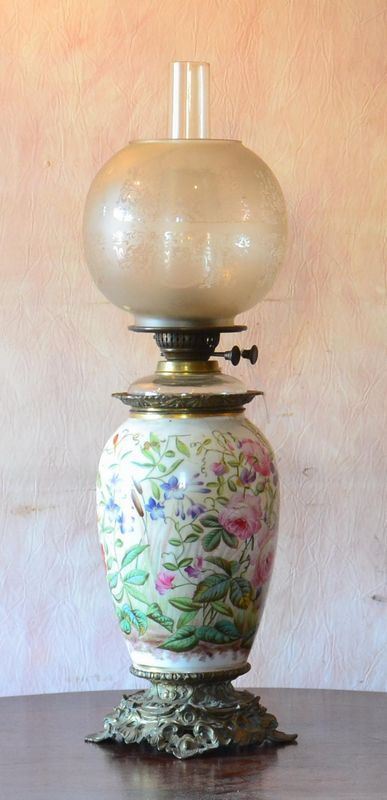Lume a petrolio, in stile Biedermeier, in bronzo e  - Asta ANTIQUARIATO, COLLEZIONISMO E GIOIELLI - Poggio Bracciolini Casa d'Aste