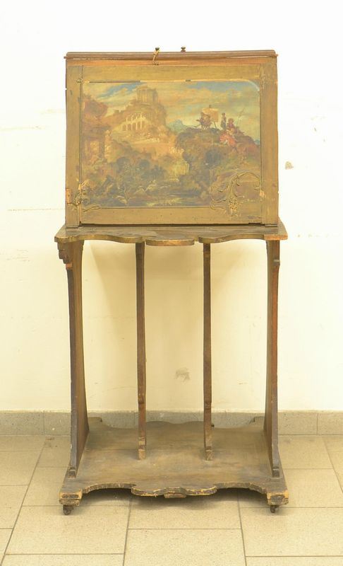 Leggio, sec. XVIII, in noce sagomato con due