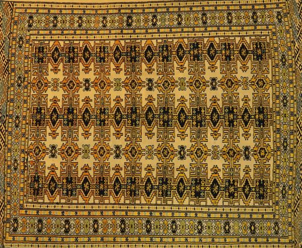 Tappeto persiano turcomanno, fondo beige