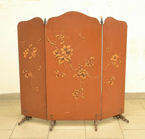 Parafuoco, inizi sec. XX, in rame, tre pannelli  - Asta ANTIQUARIATO, COLLEZIONISMO E GIOIELLI - Poggio Bracciolini Casa d'Aste