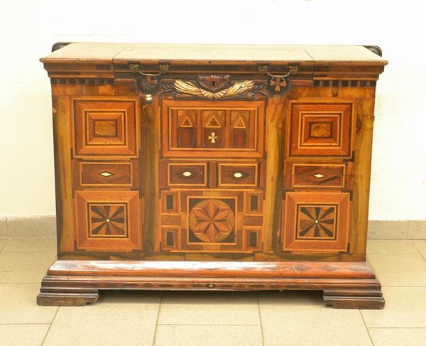 Credenza, Italia centrale, sec. XIX, in legno riccamente intarsiato,
