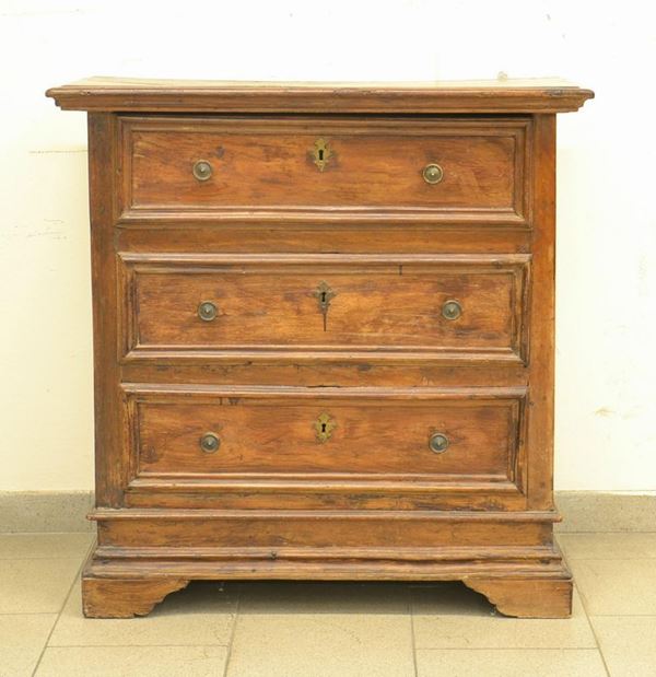 Credenzino, Toscana, sec. XVIII, in noce e castagno,  - Asta ANTIQUARIATO, COLLEZIONISMO E GIOIELLI - Poggio Bracciolini Casa d'Aste