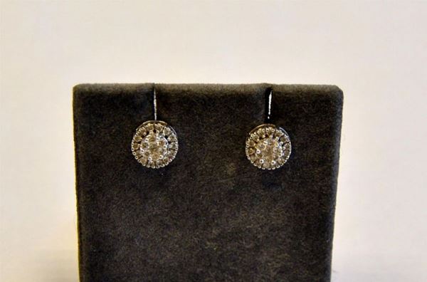 PAIO DI ORECCHINI IN ORO BIANCO E DIAMANTI  - Asta DECORAZIONE D'INTERNI - Poggio Bracciolini Casa d'Aste