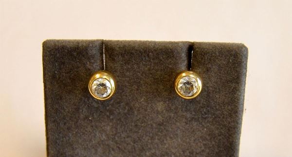 PAIO DI ORECCHINI IN ORO GIALLO, E DIAMANTI PUNTO LUCE ,&nbsp;&nbsp;&nbsp;&nbsp;&nbsp;&nbsp;&nbsp;&nbsp;&nbsp;&nbsp;&nbsp;&nbsp;&nbsp;&nbsp;&nbsp;&nbsp;&nbsp;&nbsp;