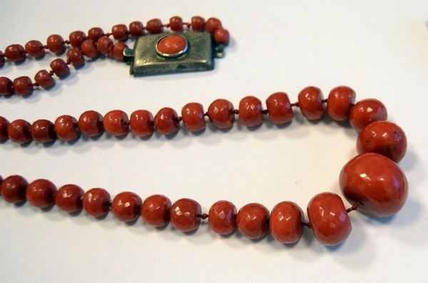 COLLANA IN CORALLO E ARGENTO
