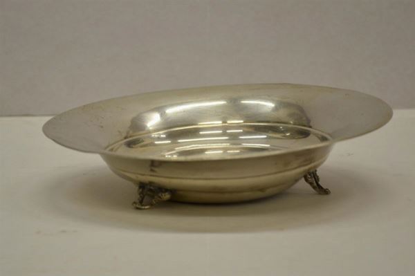 Vaschetta, secolo XX, in argento, poggiante su tre piedini, g 140, lievi&nbsp;&nbsp;