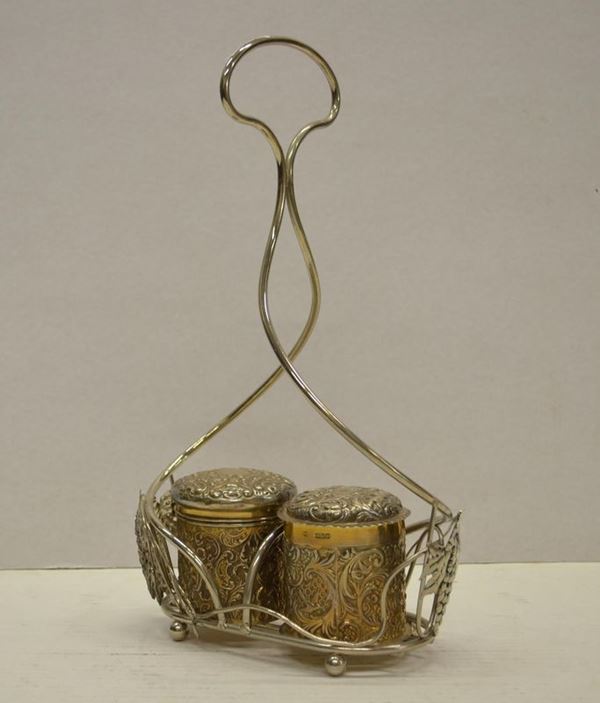 Due barattoli, citt&#8230; di Sheffield e Londra, 1907 e 1902, in argento&nbsp;&nbsp;&nbsp;&nbsp;&nbsp;&nbsp;&nbsp;