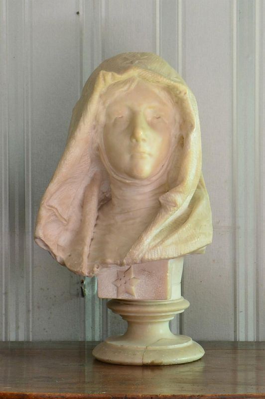 Scultura, inizi sec. XX, in alabastro, raffigurante