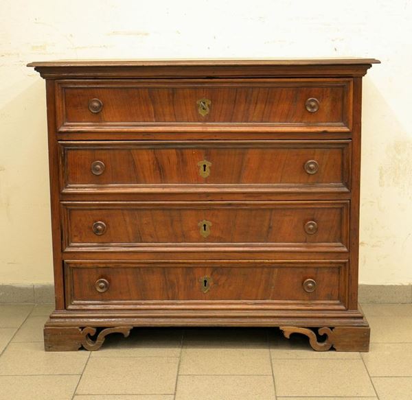 Cassettone, Toscana, sec. XVIII, in noce,  - Asta DECORAZIONE D'INTERNI - Poggio Bracciolini Casa d'Aste