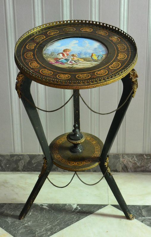 Tavolino, Francia, sec. XIX, in legno, rapporti in metallo dorato,