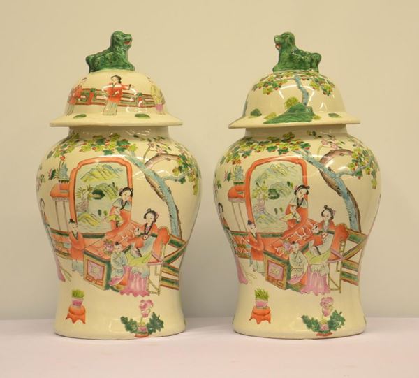 Coppia di vasi, Inghilterra, inizi sec. XX,  - Asta DECORAZIONE D'INTERNI - Poggio Bracciolini Casa d'Aste