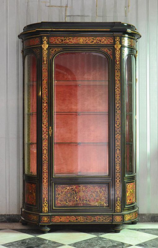 Vetrina, Boulle, sec. XIX, in legno bombato con intarsi in metallo