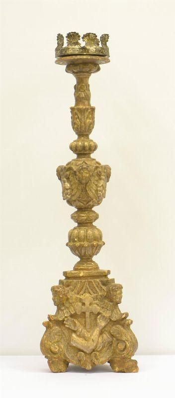 Candelabro, Italia centrale, sec. XVIII, in legno laccato e intagliato,
